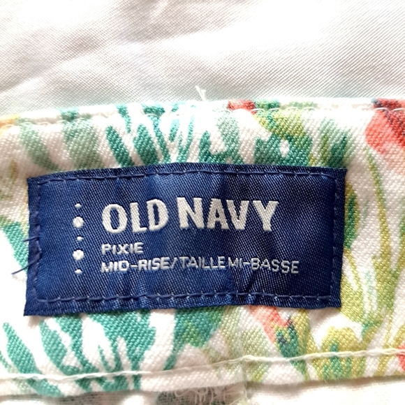 Old Navy | Colorful white pixie mid rise women's pant - Picture 11 of 12
